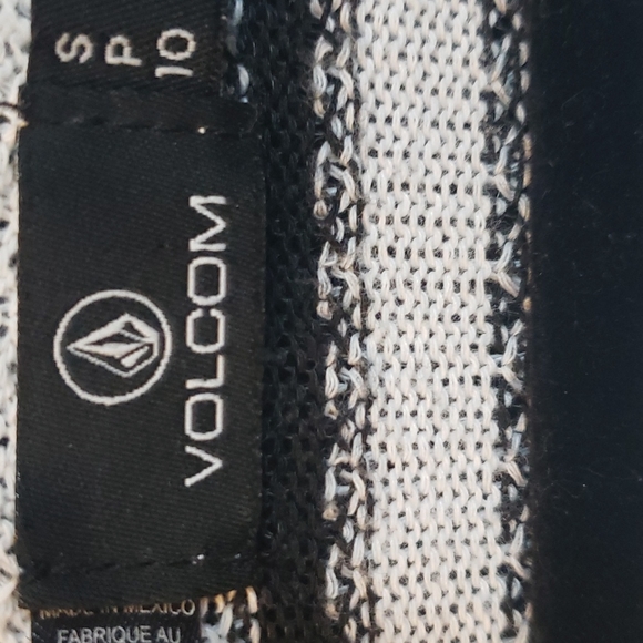 Volcom brand size small black white striped  sweater cardigan - Picture 5 of 8